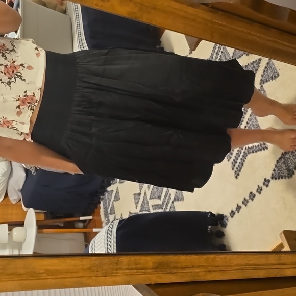Flannel brand 100% silk skirt with pockets. Australian designer. - Picture 1 of 7